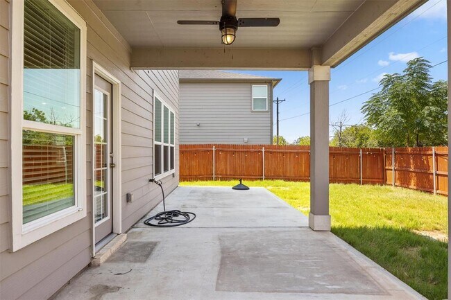 Building Photo - 256 Benmyrtle Trl