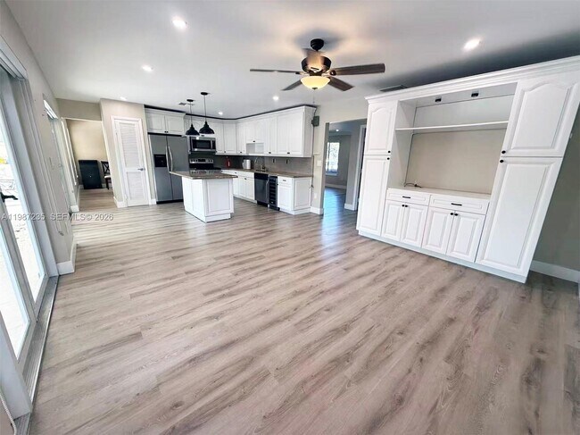 Building Photo - 1804 SW 104th Ct