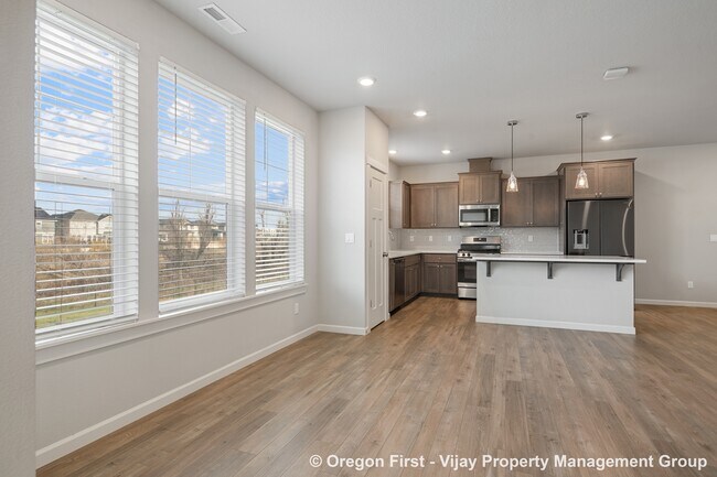 Building Photo - 3662 SE 67th Ave