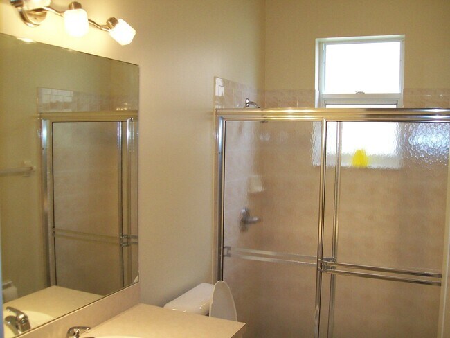 Building Photo - FAIRWAY ISLES