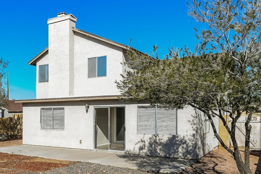 Building Photo - 3869 W Elgin St