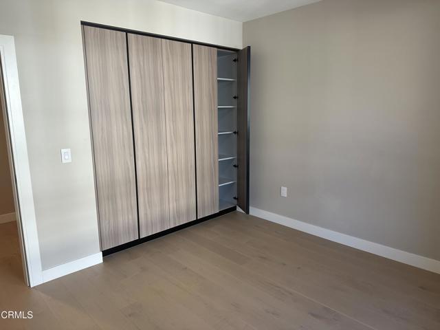 Building Photo - 39 S Los Robles Ave