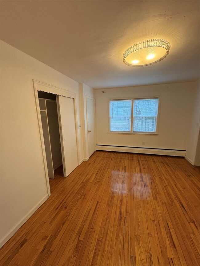 Building Photo - 37 5th Ave
