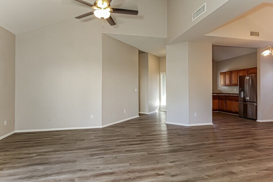 Building Photo - 11324 N 82nd Ave