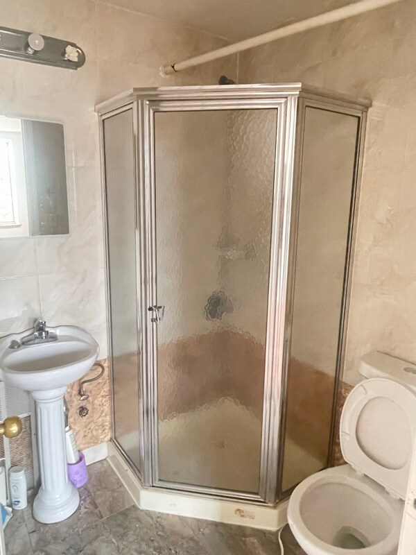 Building Photo - 132-30 Pople Ave