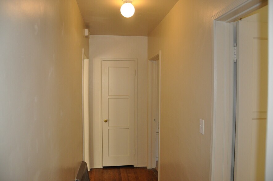 Building Photo - 518 Naranja Dr