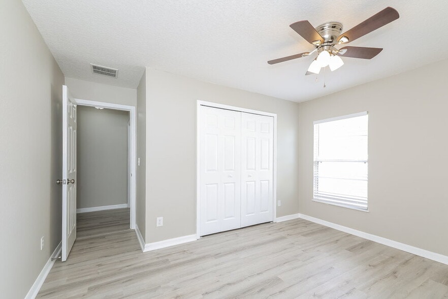 Building Photo - 4619 Woodford Dr