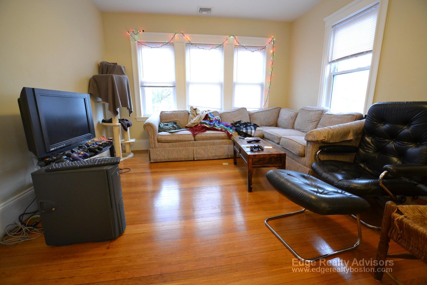 Building Photo - 36 Atkins St