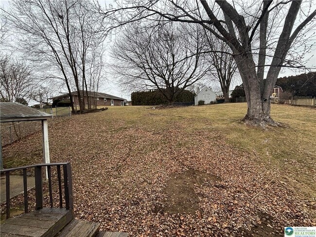 Building Photo - 616 Banks St