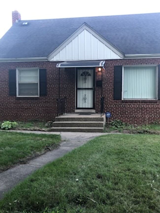 Primary Photo - Conveniently Located 3 Bedroom Home