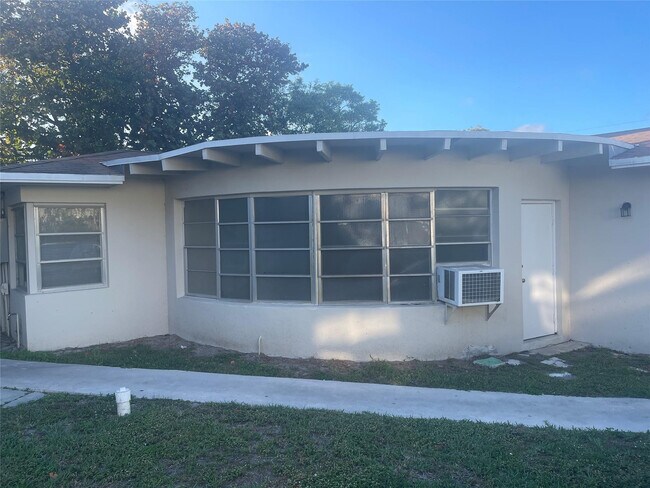 Building Photo - 2622 Johnson St