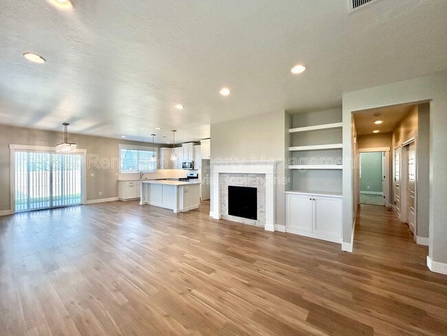 Building Photo - 2090 N Banjo Ct