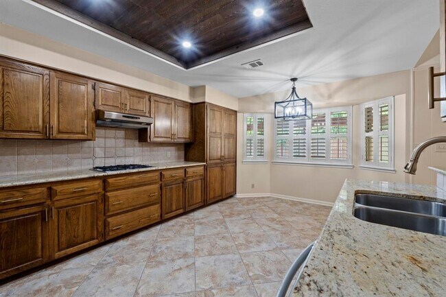 Building Photo - 10305 Caracara Dr