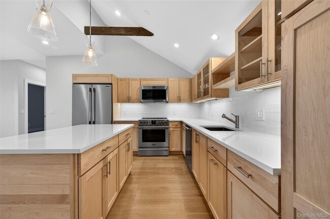 Building Photo - 108 South St