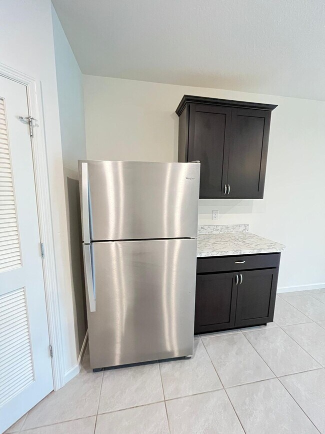 Building Photo - 1570 San Filippo Dr SE