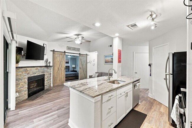Building Photo - 8630 Mallard Reserve Dr