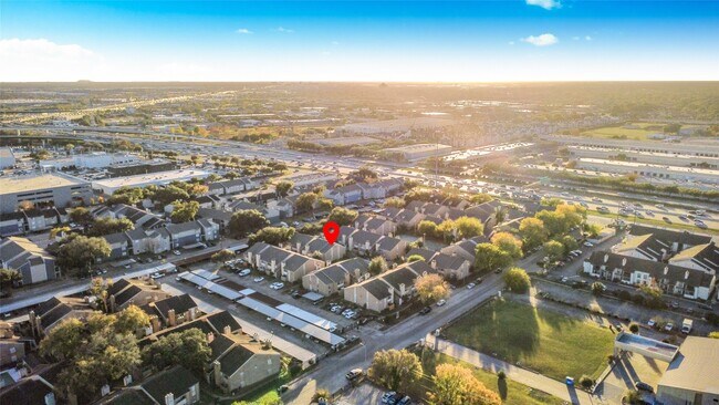 Building Photo - 10211 Sugar Branch Dr