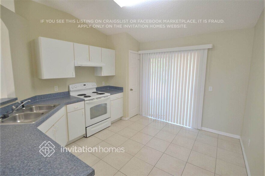 Building Photo - 248 Rosita Dr