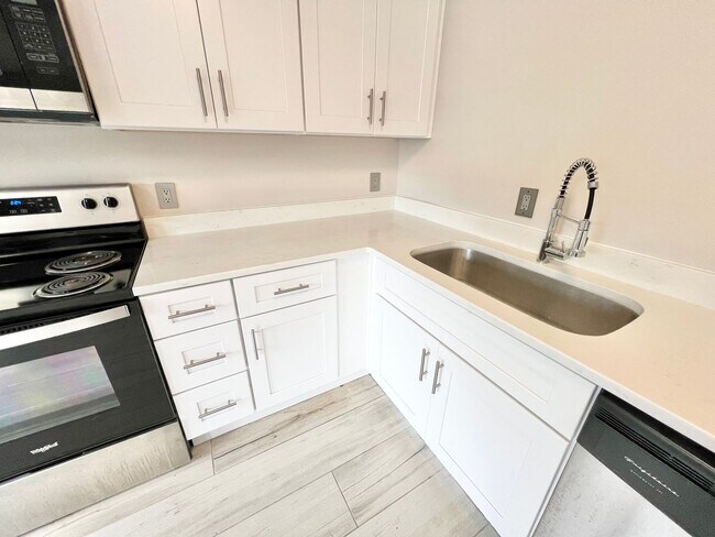 Building Photo - Meridian Apartments