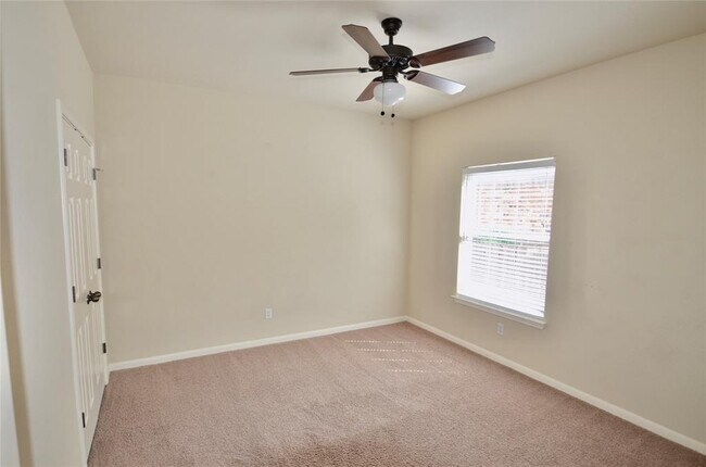 Building Photo - 12609 Lee Park Ln