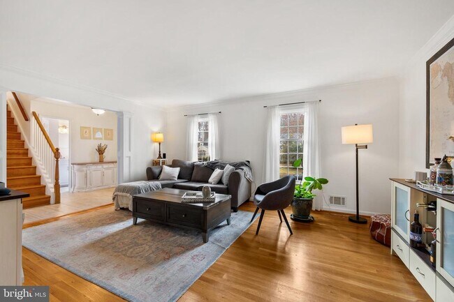 Building Photo - 13625 Middlevale Ln