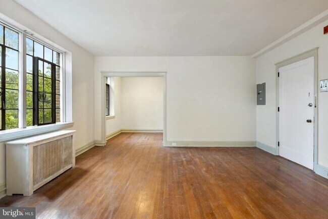 Building Photo - 1305 N Broom St
