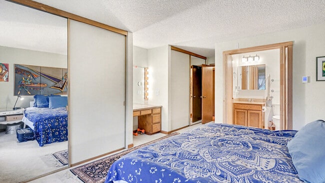 Building Photo - 13073 15th Ave NE