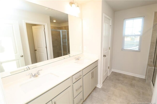 Building Photo - 1214 Rosefinch Dr