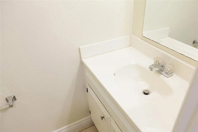 Building Photo - 11115 Slater Ave