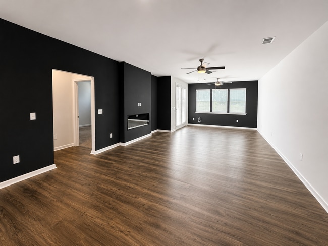 Building Photo - 717 Isleworth Ln