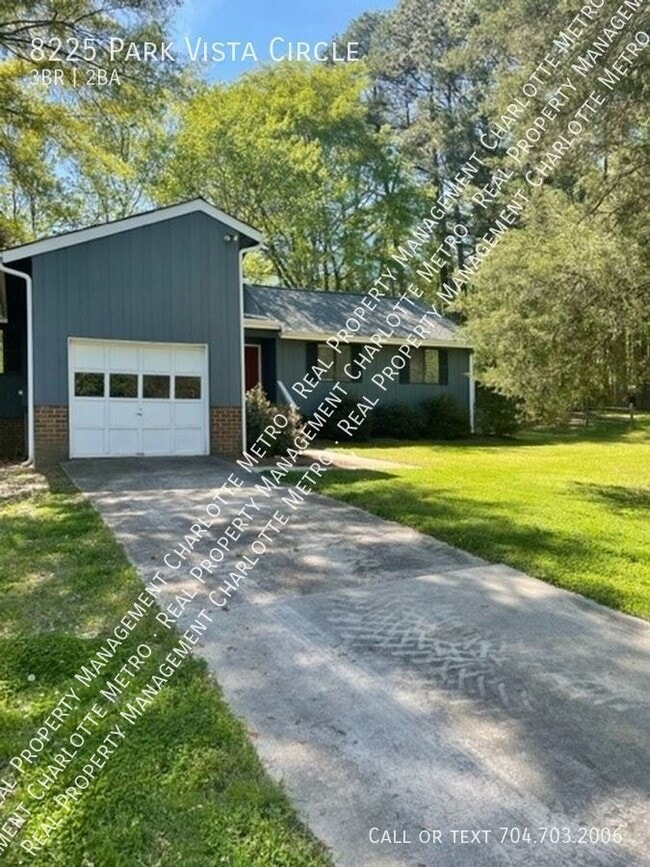 Great 3bd/2bth home in desirable Pineville... 8225 Park Vista Cir