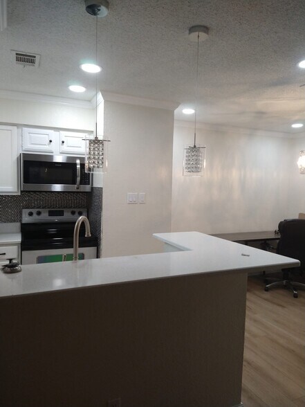 Building Photo - 1109 Calico Ln