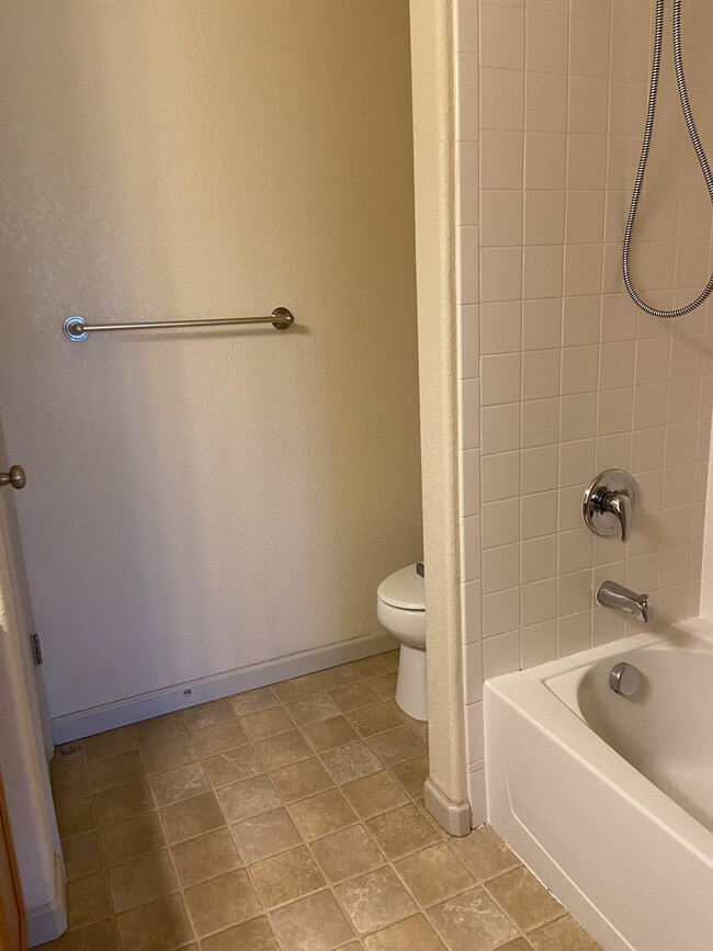 Building Photo - 6607 W 3rd St