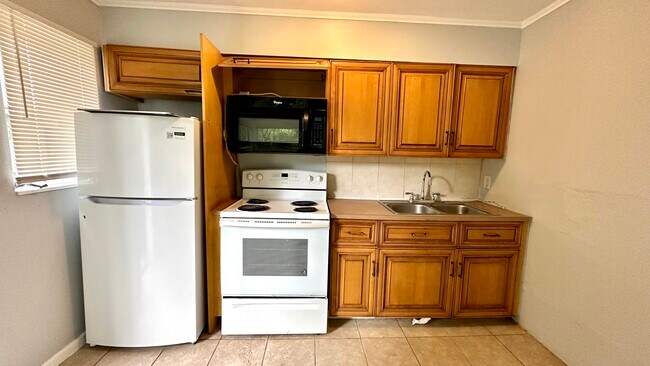 Primary Photo - 3804 Miller Ave