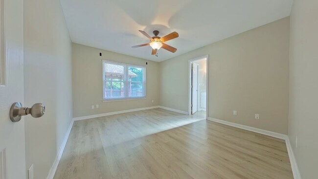 Building Photo - 317 Springwood Cir