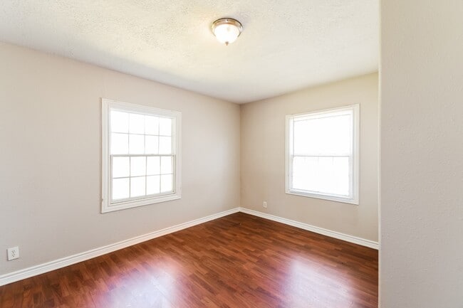 Building Photo - 1505 4th Ave N