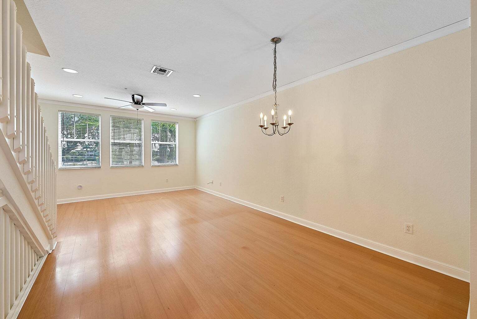 Building Photo - 770 Millbrae Ct