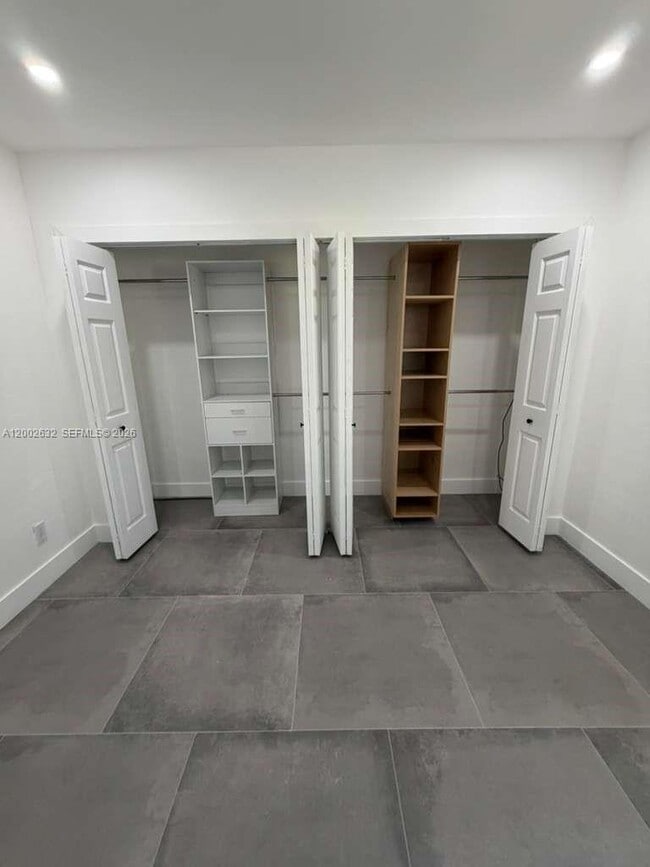 Building Photo - 14240 S Biscayne River Dr