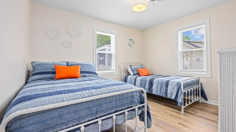 Building Photo - 124 W Heather Rd