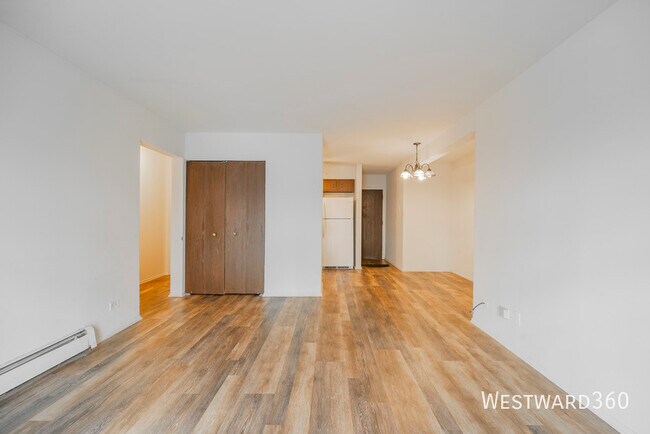 Building Photo - 10413 Dearlove Rd