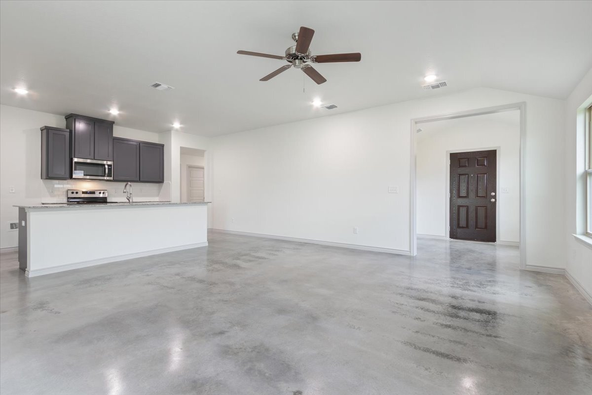 Building Photo - 797 Freedom Cir