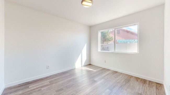 Building Photo - AVAILABLE NOW! RANCHO CUCAMONGA UPDATED Family Home 4+2