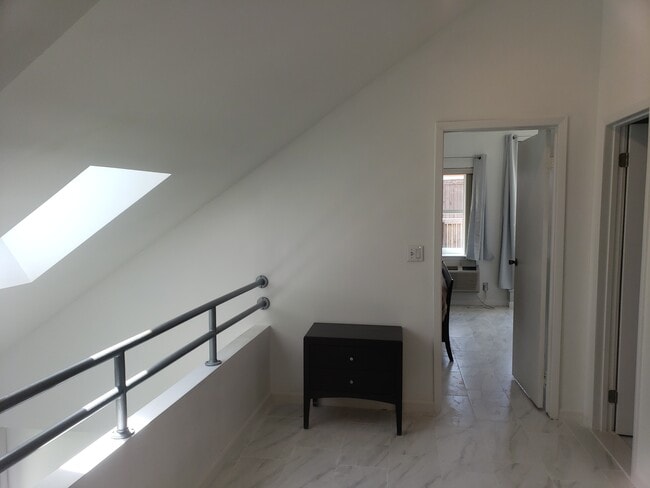 Building Photo - 2 Richmond Rd