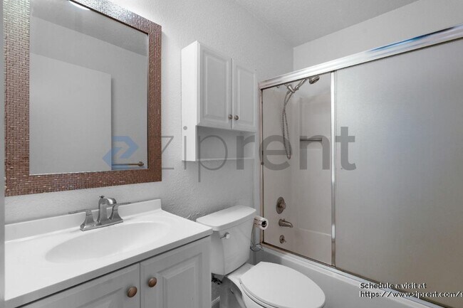 Building Photo - 1800 U St