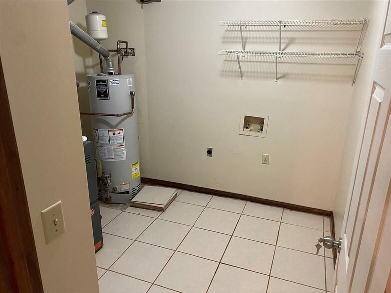 Building Photo - 475 Radio Ct