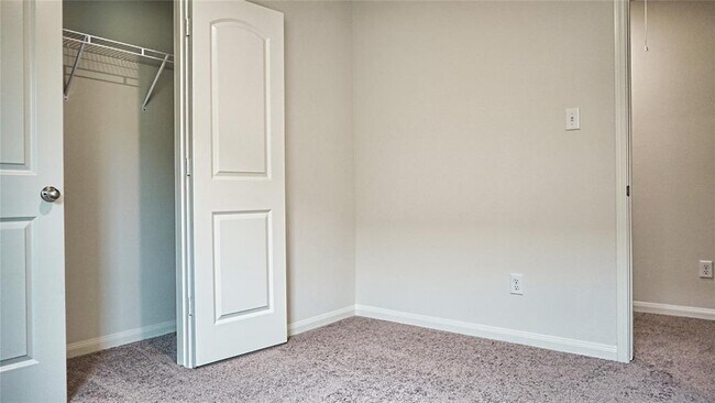 Building Photo - 7922 Vacek Meadows Loop