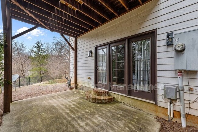 Building Photo - 812 Pisgah Church Rd