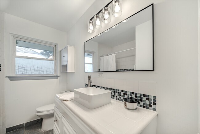 Building Photo - 4606 Nina Lee Ln
