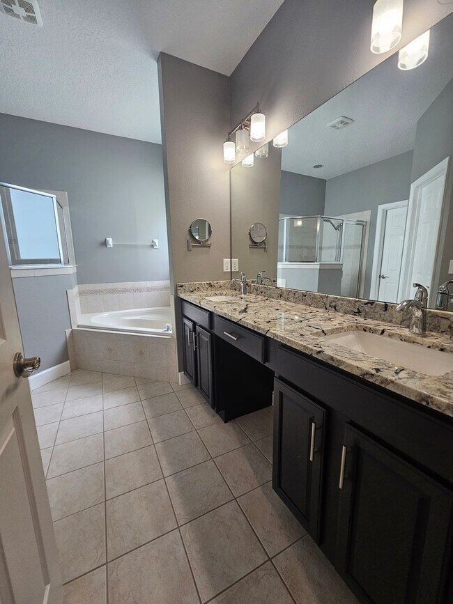Building Photo - Victoria Park 3 Bedroom Home in Deland