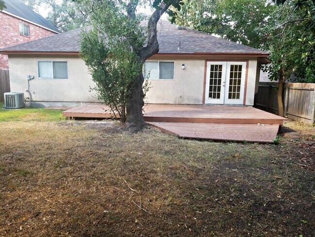 Building Photo - 12019 Vintage Point